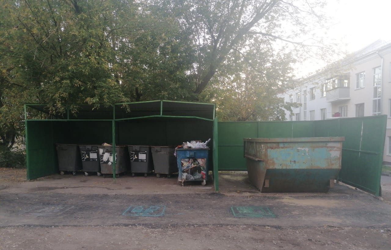 Для недопущения невывоза отходов на КП на улице Мишина в Серпухове на близлежащих территориях изменены места парковки для автомобилей